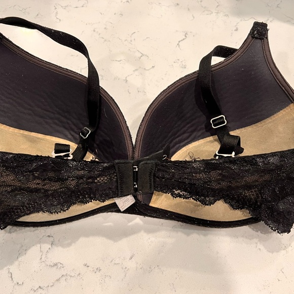 VICTORIA’S SECRET - BIOFIT black lace bra - 34DD - Picture 10 of 12